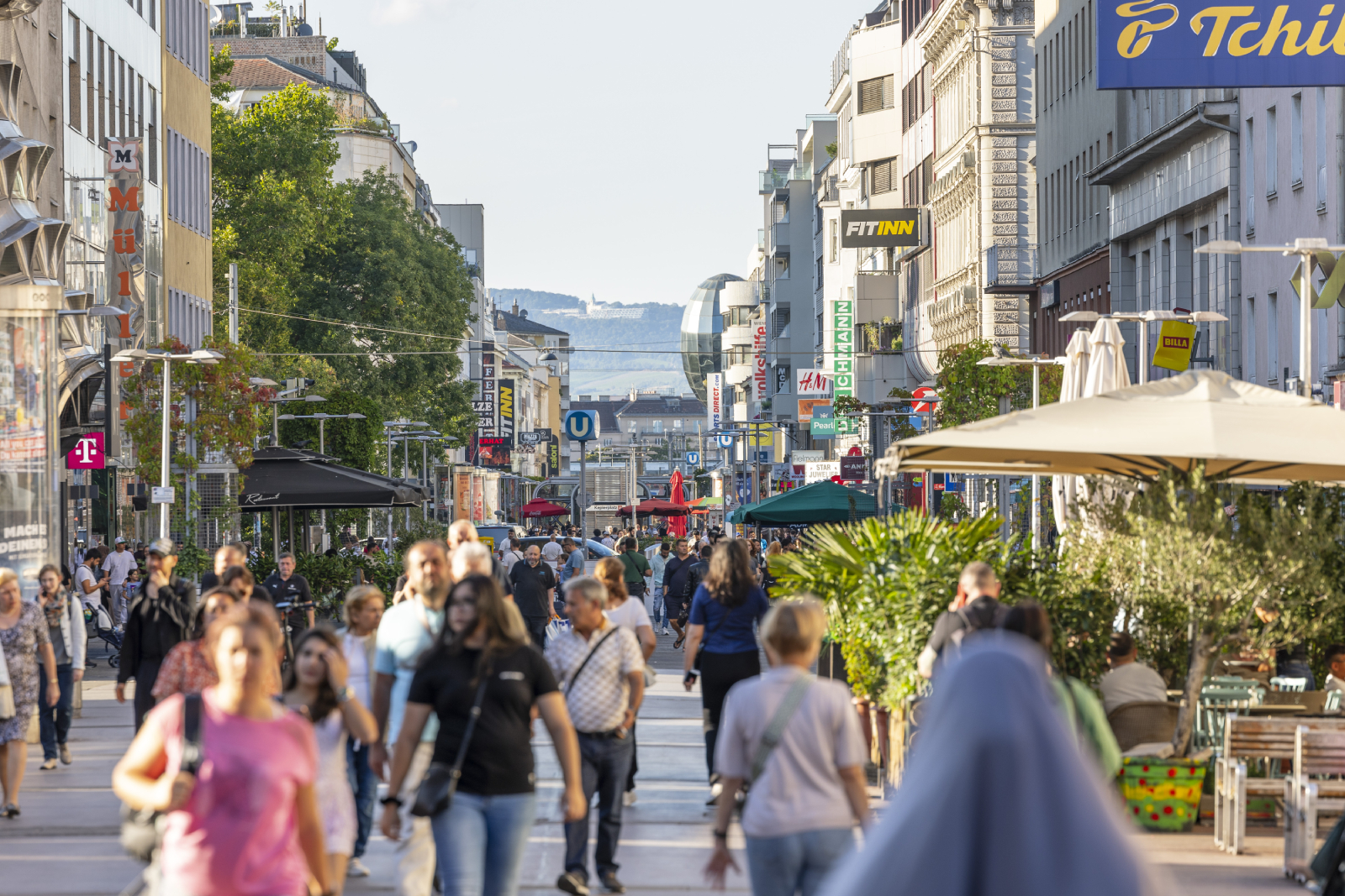 Jahrbuch Handel 2025: Zahlen, Daten, Fakten